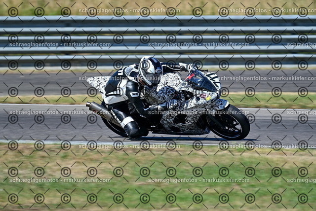 26bt04-0604 | markuskiefer.com - Realisiert mit Pictrs.com