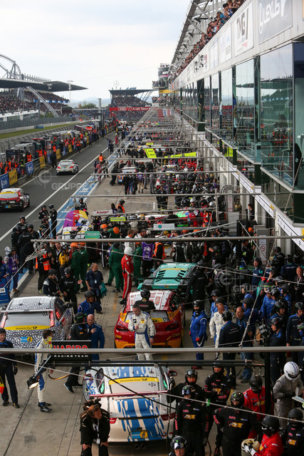 24hNbg16_SH75989_TH | Motorsport-Fotografie: DTM, 24h Nürburgring und GT-Action in hochauflösenden Bildern. Entdecke packende Rennmomente & Impressionen direkt aus der Boxengasse. - Realisiert mit Pictrs.com