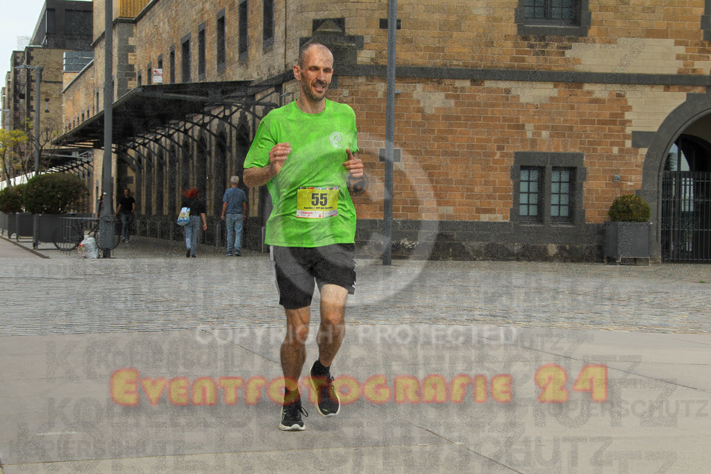 250920_1319_EV4_5230 | Sportfotografie im Rhein-Sieg Kreis, Köln, Bonn, NRW, Rheinland Pfalz, Hessen, etc. Unser Tätigkeitsfeld umfasst den Laufsport vom Volkslauf über den Marathon, Duathlon, Triathon bis zum Ultralauf wie Kölnpfad Ultra oder Schindertrail.