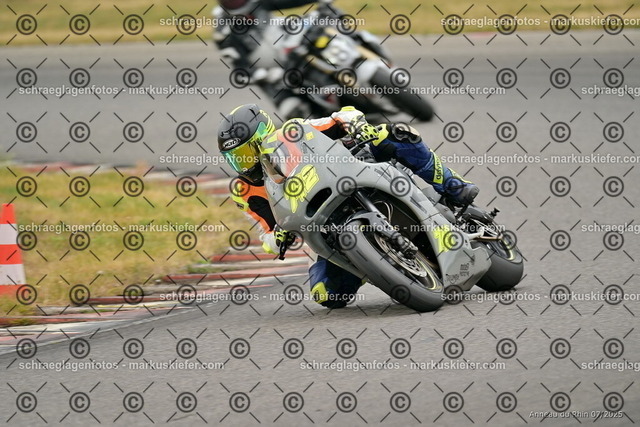 25bt05-1483 | markuskiefer.com - Realisiert mit Pictrs.com