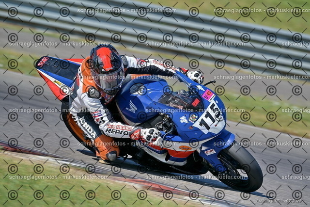 25bt04-0052 | markuskiefer.com - Realisiert mit Pictrs.com