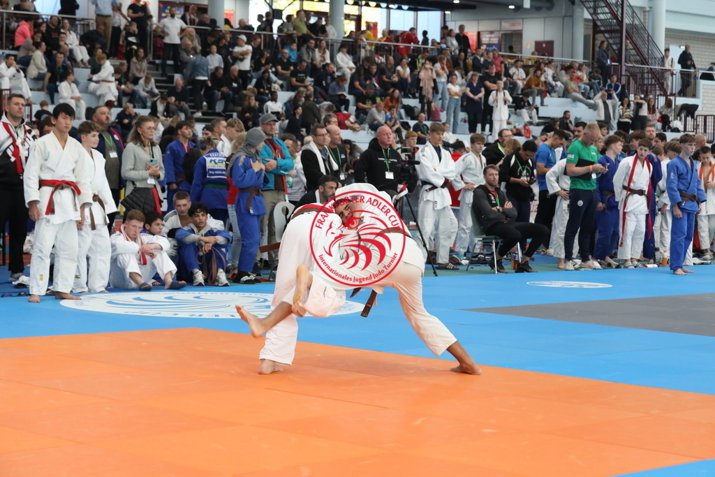 1J7A2125 | Fotos vom Adler Cup - Pictures from Adler Cup

Hier findet Ihr alle Eindrücke und großen Momente der Adler Cup Wochenenden. Here you will find all impressions and great moments of the Adler Cup weekends. - Realisiert mit Pictrs.com