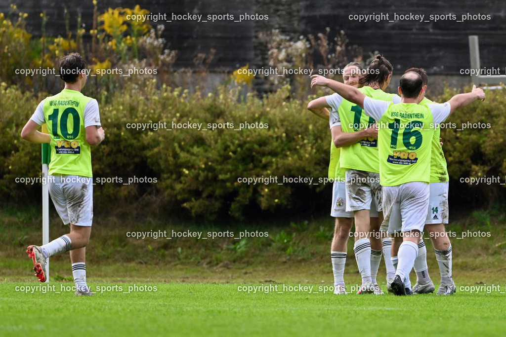 WSG Radenthein vs. SV Rapid Lienz | Jubel WSG Radenthein Mannschaft, #3 Max Unterwandling WSG Radenthein, #10 Markus Steinwender WSG Radenthein, #16 Patrick Markus Unterlerchner WSG Radenthein, WSG Radenthein vs. SV Rapid Lienz, WSG Radenthein vs. SV Rapid Lienz am 30.08.2025 in Radenthein (Sportplatz Radenthein), Austria, (Photo by Bernd Stefan)