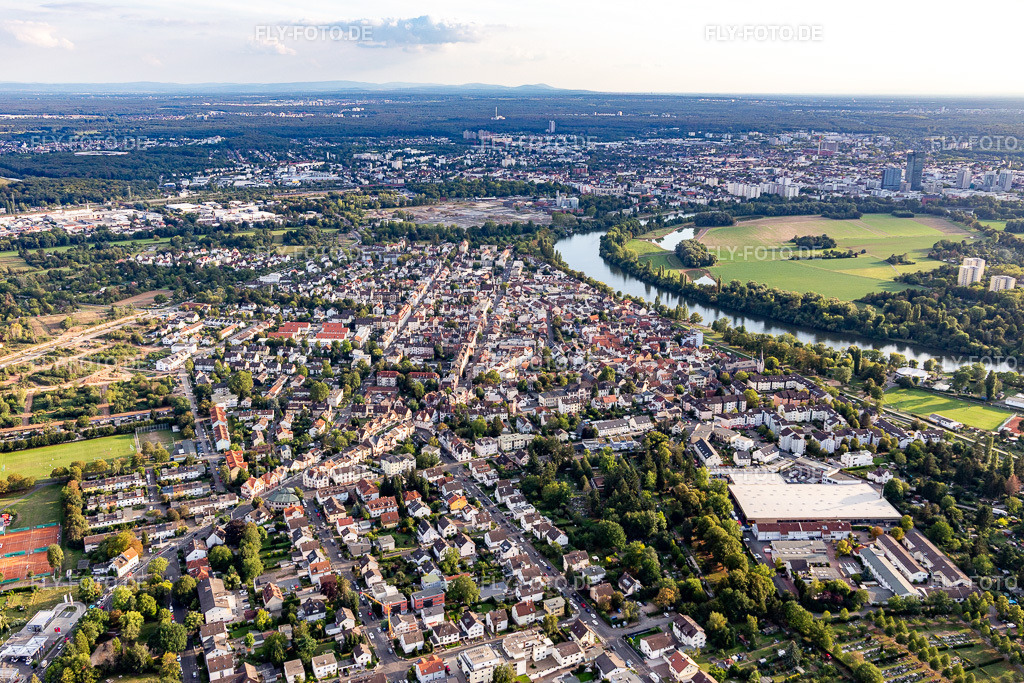 Ortsansicht aus Nordwesten mit Gewerbepark Bürgel Friedhof, Mainbogen https://www.gewerbepark-buergel.de/ | Luftbild: Ortsansicht aus Nordwesten mit Gewerbepark Bürgel Friedhof, Mainbogen https://www.gewerbepark-buergel.de/ im Ortsteil Offenbach-Bürgel in Offenbach im Bundesland Hessen in Deutschland. Foto: IMG_117522.jpg vom 10.09.2019 durch Werner Riehm/FLY-FOTO.de - Realisiert mit Pictrs.com