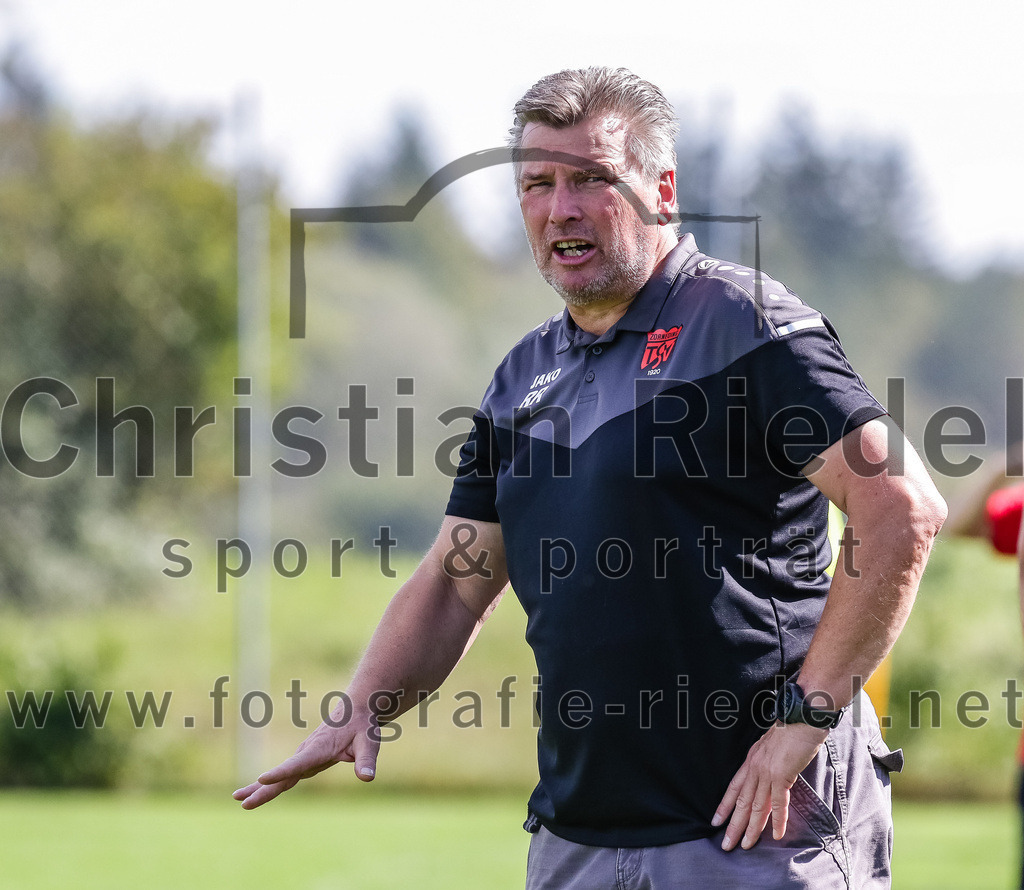 2023-09-17_028_SG_Anzing-Parsdorf_II_gegen_TSV_Zorneding_II | Anzing, Deutschland, 17.09.2023:
Fußball, A-Klasse 2023 / 2024, 5. Spieltag, Endergebnis: 1:1

Trainer Rudolf Riedl (TSV Zorneding)

Foto: Christian Riedel / fotografie-riedel.net