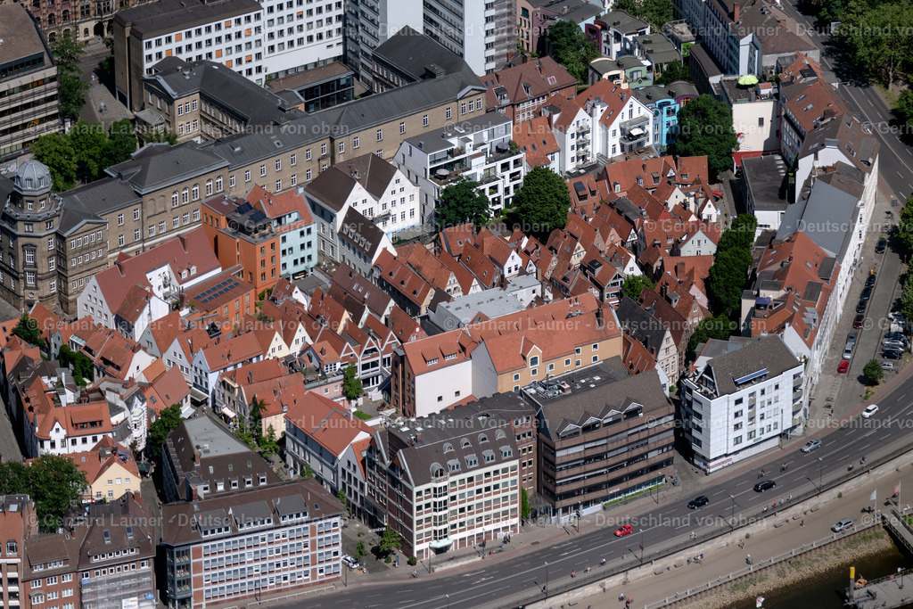 4029668 | BREMEN 01.06.2020 Altstadtbereich und Innenstadtzentrum " Schnoor " im Ortsteil Altstadt in Bremen, Deutschland. // Old Town area and city center " Schnoor " in the district Altstadt in Bremen, Germany. Foto: Gerhard Launer