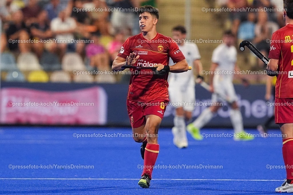 xydrx14082504064 | 14.08.2025, xydrx, Herren EuroHockey Championship 2025, Halbfinale, Deutschland - Spanien, Sparkassenpark Mönchengladbach: Jordi Bonastre (ESP #5)