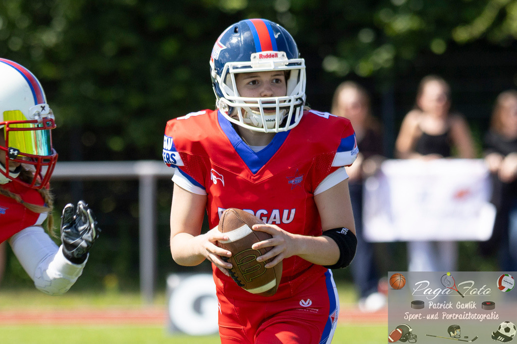 GFLW 1: German Football League Women 1: Rodgau Pioneers Ladies - Stuttgart Scorpions Sisters, 07.06.2026 | Lilly Veith (Rodgau Pioneers Ladies #4) mit dem Ball, Rodgau Pioneers Ladies - Stuttgart Scorpions Sisters, Rodgau, Maingau-Energie-Stadion "Am Weichsee", 7.6.2026 - Realisiert mit Pictrs.com