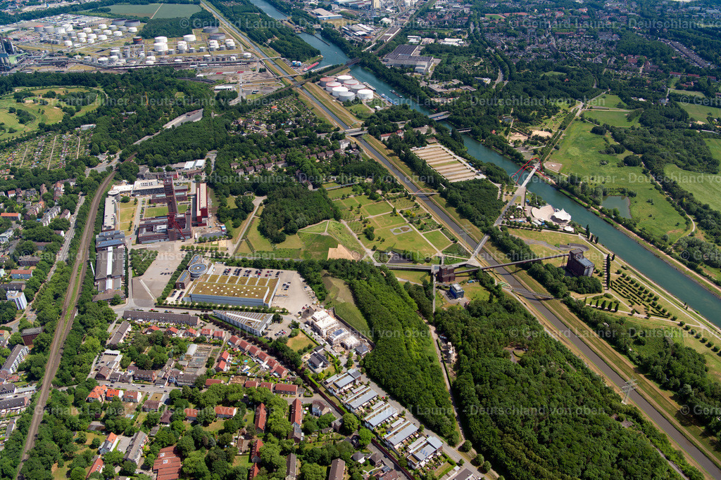 3805541 | Der Nordsternpark ist ein Landschaftspark auf dem Gelände der ehemaligen Zeche Nordstern in Gelsenkirchen. Nach Stilllegung der Zeche Nordstern im Jahr 1993 wurde das Betriebsgelände grundsaniert und in einen Landschaftspark verwandelt. 1997 fand im Park die Bundesgartenschau statt