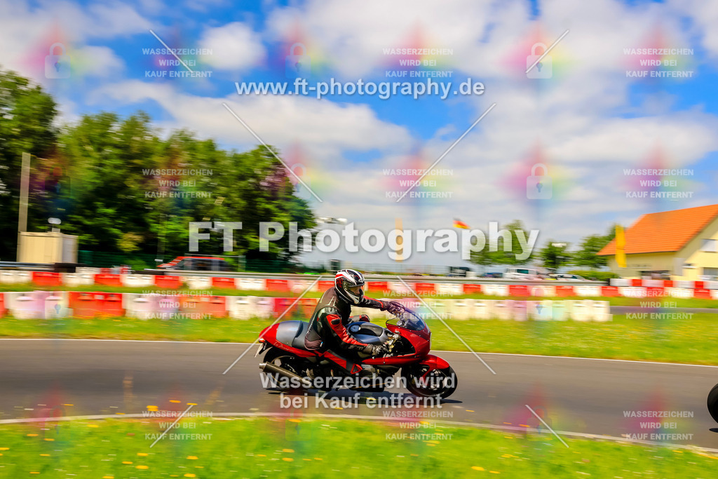 VBK-8085 | Hier findet Ihr Bilder von Touristenfahrten auf der Nürburgring Nordschleife oder von anderen Veranstaltungen die ich besucht habe. Viel Spass beim Durch Schauen 