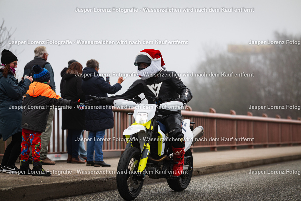 X-Mas Ride I Kiel I 2025 | Jasper Lorenz Fotografie - Realisiert mit Pictrs.com