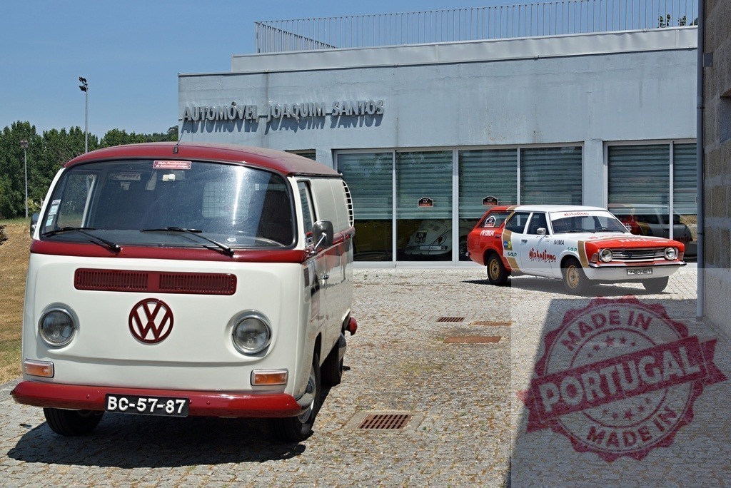 Classic Volkswagen T2 van and Ford Escort RS2000 parked outside Automóvel Joaquim Santos dealership | Vintage Volkswagen bus and rally Ford Escort MK1 parked outside Automóvel Joaquim Santos car dealership in Portugal - Realisiert mit Pictrs.com