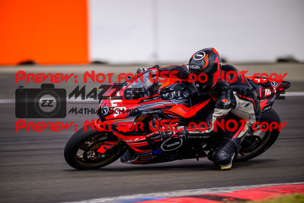 MaZZes_Fotomatrix_20250421_6021986_6130 | WEISS