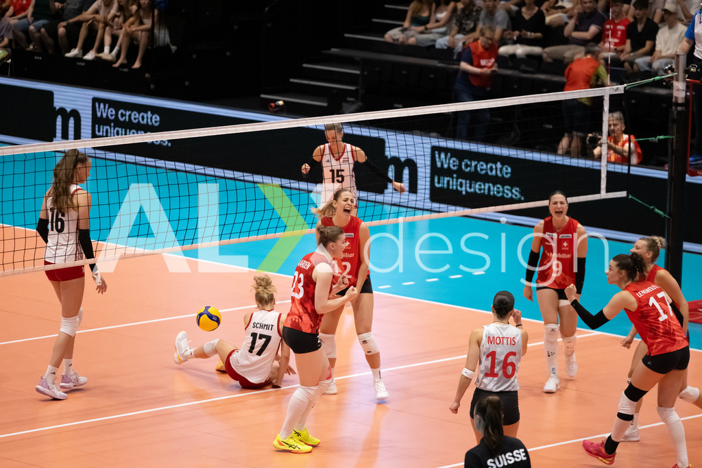 Austria v Switzerland - CEV European League Women | KRIENS, SWITZERLAND - JUNE 14: SARINA WIELAND of Switzerland, FABIANA BRANCA of Switzerland , FABIANA MOTTIS of Switzerland , JULIE LENGWEILER of Switzerland , ORIANE HÄMMERLI of Switzerland and MERET AARDEN of Switzerland celebrating during the CEV European League match between Austria and Switzerland at Pilatus Arena on June 14, 2026 in Kriens, Switzerland. - Realisiert mit Pictrs.com