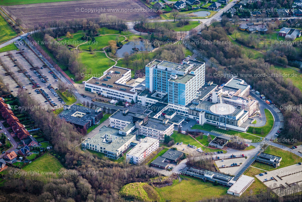 Bremerhaven_Klinikum_Reinkenheide_ELS_4940040223 | BREMERHAVEN 04.02.2023 Klinikgelände des Krankenhauses " Klinikum Bremerhaven-Reinkenheide gGmbH " im Ortsteil Schiffdorferdamm in Bremerhaven im Bundesland Bremen, Deutschland. Weiterführende Informationen bei: Klinikum Bremerhaven gGmbH. // Hospital grounds of the Clinic " Klinikum Bremerhaven-Reinkenheide gGmbH " in the district Schiffdorferdamm in Bremerhaven in the state Bremen, Germany. Further information at: Klinikum Bremerhaven gGmbH. Foto: Martin Elsen