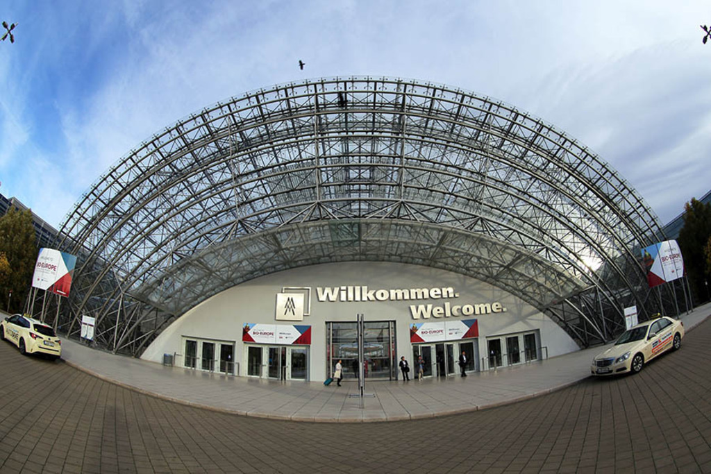 Foto: Leipzig - Leipziger Messe | Das Team hinter BILDLEXIKON LEIPZIG bündelt historische wie aktuelle Informationen über die Stadt Leipzig in Text und Bild auf einer Plattform und stellt diese der interessierten Öffentlichkeit zur Verfügung.