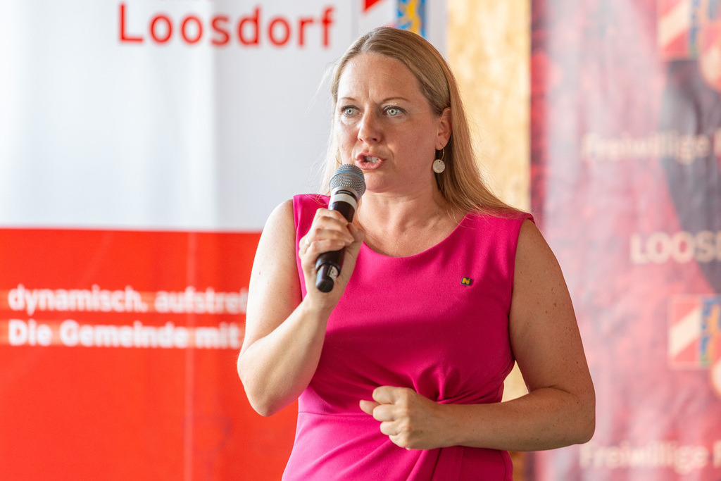 Festakt_052 | Fotodoku des Festaktes im FF-Haus Loosdorf anlässlich der Auszeichnung der Helfer und Hilfsorganisationen  der Hochwasserkatastrophe September 2024