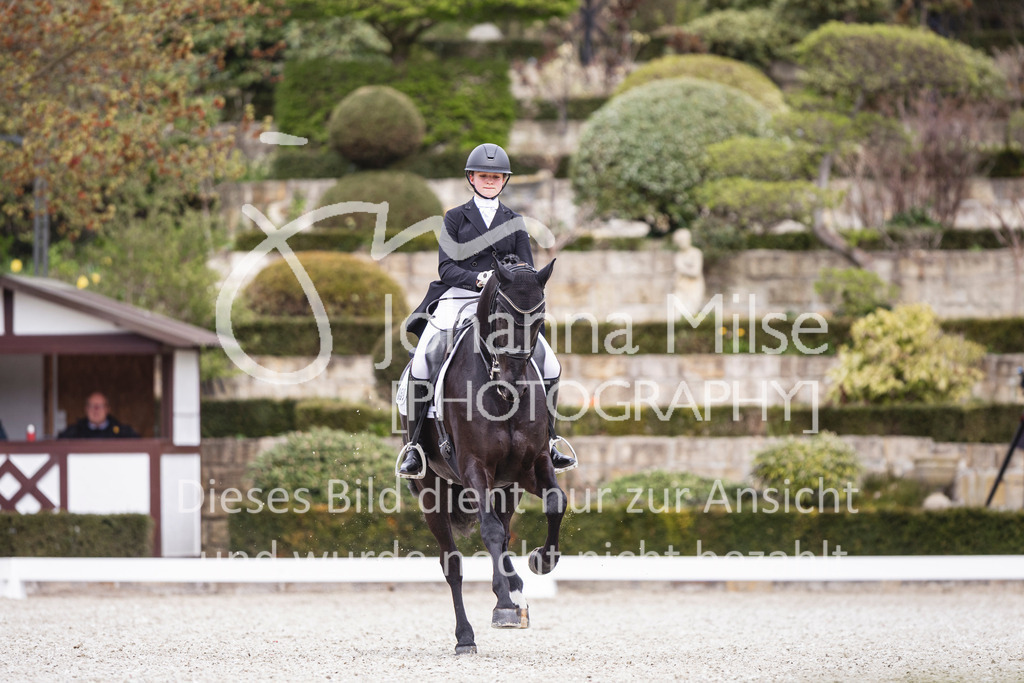 260410_Kronberg_05_S-Dressur-548 | Deine schönsten Turniermomente als professionelle Fotos! Entdecke hochwertige Pferdesport-Fotografie im Online-Shop. Jetzt Fotos finden & bestellen!
