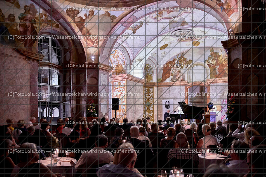 ALS7887_XXXX-Chopin-Festival_Nocturno_Olejniczak Janusz | (C)FotoLois.com, Alois Spandl. XXXX. Chopin-Festival in der Kartause Gaming, 'NOCTURNO' - nächtliches Konzert bei Kerzenlicht in der Barockbibliothek, Sa 17. August 2024.