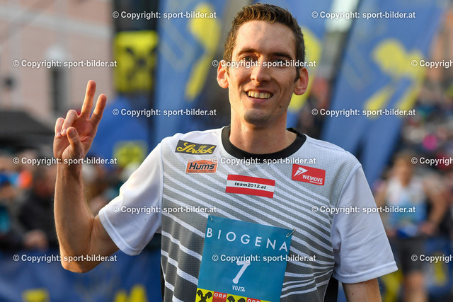 AUT, Laufen, Silvesterlauf Peuerbach 2022 | 31.12.2022, Peuerbach , AUT, Leichtathletik, Laufen, Silvesterlauf Peuerbach 2022, im Bild Andreas Vojta (AUT)



