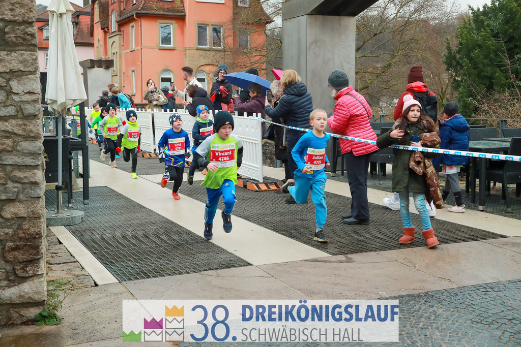 400m AOK Junior Cup | 3 Koenigslauf 2024 400m AOK Junior Cup - Realisiert mit Pictrs.com