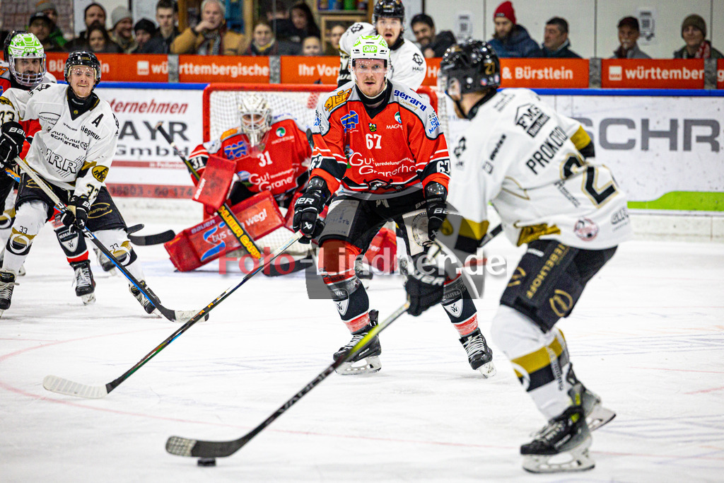 TSV Peißenberg MINERS gegen EHC Königsbrunn PINGUINE | Eishockey Bayernliga Herren Playoffs Viertelfinale 2024/25 - Spiel 6 von 7, TSV Peißenberg MINERS gegen EHC Königsbrunn PINGUINE, 20250221,Maximilian MALZATZKI (MINERS 67) verteidigt,2025-02-21 in Peißenberg (Eisstadion Peißenberg)Maximilian MALZATZKI (MINERS 67)Copyright: WolfgangxLindner foto-lindner.de