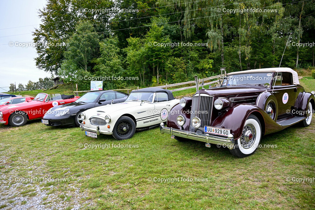 Frauen fuer Frauen_ Charity Oldtimerfahrt_ 04.10.2025-181 | 04.10.2025, Linz, AUT, Oldtimer Charity im Bild Frauen fuer Frauen Oldtimerfahrt, Teilnehmer©Harald Dostal / fodo.media