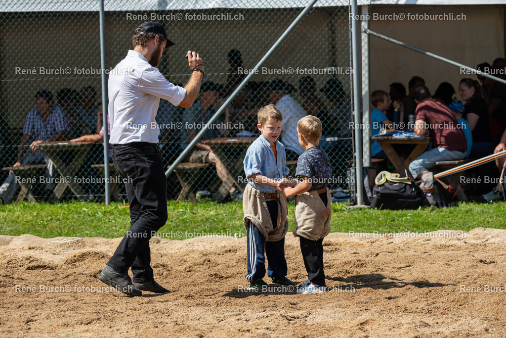 602A0236 | René Burch leidenschaftlicher Fotograf aus Kerns in Obwalden.  Hier finden sie Sport, Landschaft und Natur Fotografie.
 - Realisiert mit Pictrs.com
