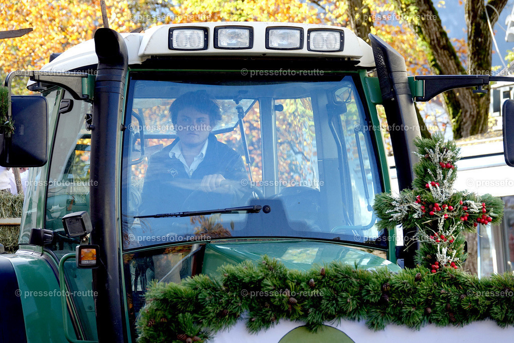 news-2022-Okt16-LJ_Erntedank_-TANNHEIM-DSD04642 | Info aus dem Bezirk Reutte/Ausserfern Tirol sowie eine umfangreiche Bilddatenbank über die gesamte Region: Lechtal, Talkessel Reutte, Tannheimertal, Zwischentoren. Lech, Plansee, Zugspitze, Grenztunnel, B179, Fernpassstraße, Verkehr, Lawinen, Tradition, - Realisiert mit Pictrs.com