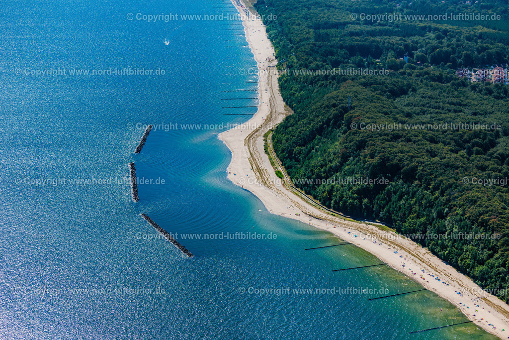 Koserow_Seebrücke_Usedom_ELS_4779100822 | KOSEROW 10.08.2022 Blick auf das Ostseebad Koserow an der Küste zur Ostsee auf der Insel Usedom im Bundesland Mecklenburg-Vorpommern. Weiterführende Informationen bei: Kurverwaltung Koserow. // Cityscape Koserow on the coast of the Baltic Sea on the island of Usedom in Mecklenburg Western Pomerania. Further information at: Kurverwaltung Koserow. Foto: Martin Elsen