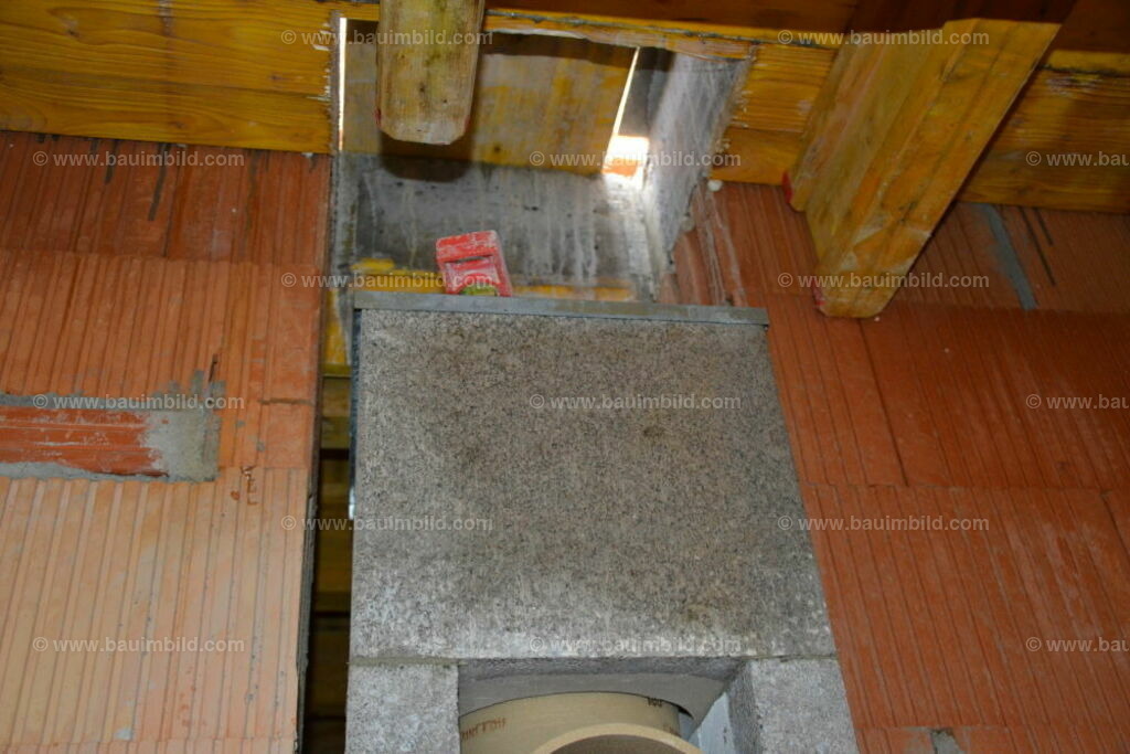 bib-lg08-schornstein-0023 | Nach LV-Leistungsgruppen sortierte Detailfotos über den Bau eines Hauses. Alle Hausbau-Bilder direkt vom Urheber und Autor der Website Haus-Selber-Bauen.com