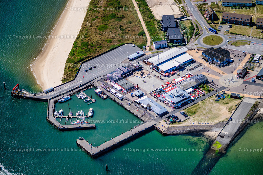 Sylt_List_Hafen_Gosch_Tonnenhalle_ELS_1295210625 | LIST 21.06.2025 Hafenanlagen am Ufer des Hafenbeckens in List auf der Insel Sylt im Bundesland Schleswig-Holstein, Deutschland. // Port facilities on the shores of the harbor of in List on Island Sylt in the state Schleswig-Holstein, Germany. Foto: Martin Elsen
