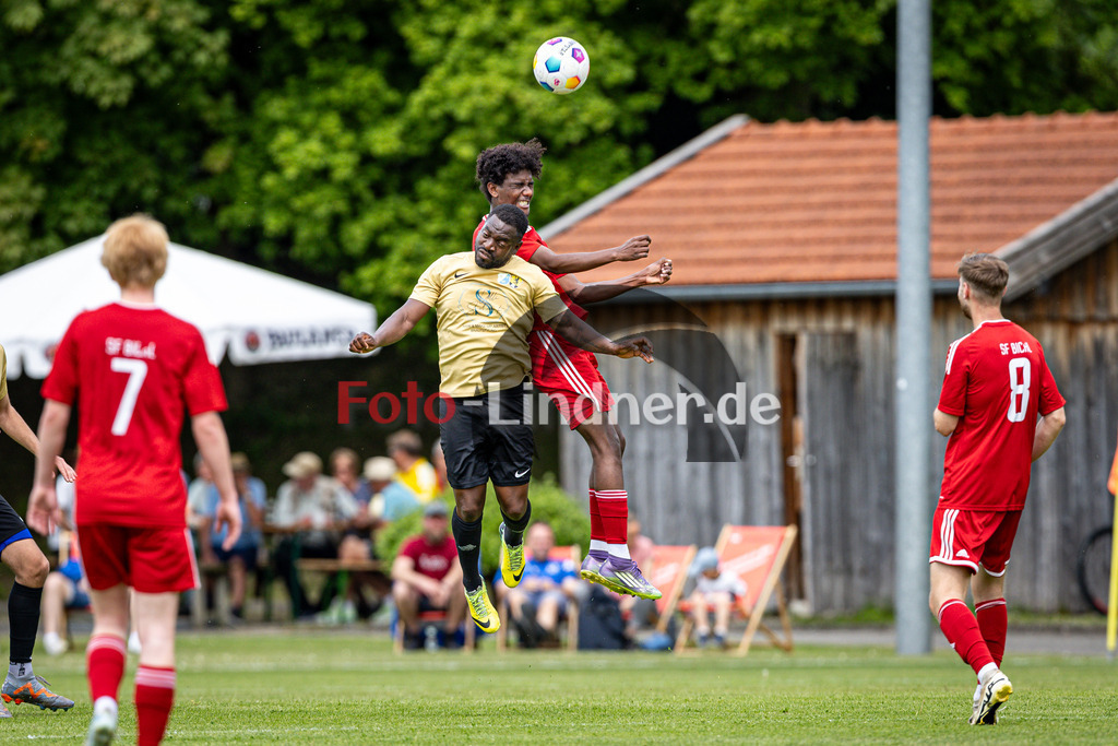 SG Wielenbach/Pähl gegen SpFrd Bichl | Fußball Herren Kreisklasse Gruppe 3 Zugspitze 2025/26 27. Spieltag, SG Wielenbach/Pähl gegen SpFrd Bichl, 20260510,Kopfballduell,2026-05-10 in 82407 Wielenbach (Sportzentrum Grünbachstuben, Platz 1, Hirschbergstr. 16), Fernando ERNESTO (SG Wielenbach/Pähl 13), Minase FISHAYE (SpFrd Bichl 3)Copyright: WolfgangxLindner www.foto-lindner.de