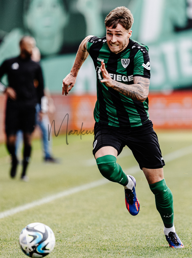 3. Liga, Saison 2023/24, 32. Spieltag: SC Preußen Münster - Jahn Regensburg | Münster, 06.04.2024: 3. Liga, 32. Spieltag, SC Preußen Münster gegen Jahn Regensburg im LVM-Preußenstadion in Münster. Foto: sportfotografie.ms | Markus Paletta - Realisiert mit Pictrs.com