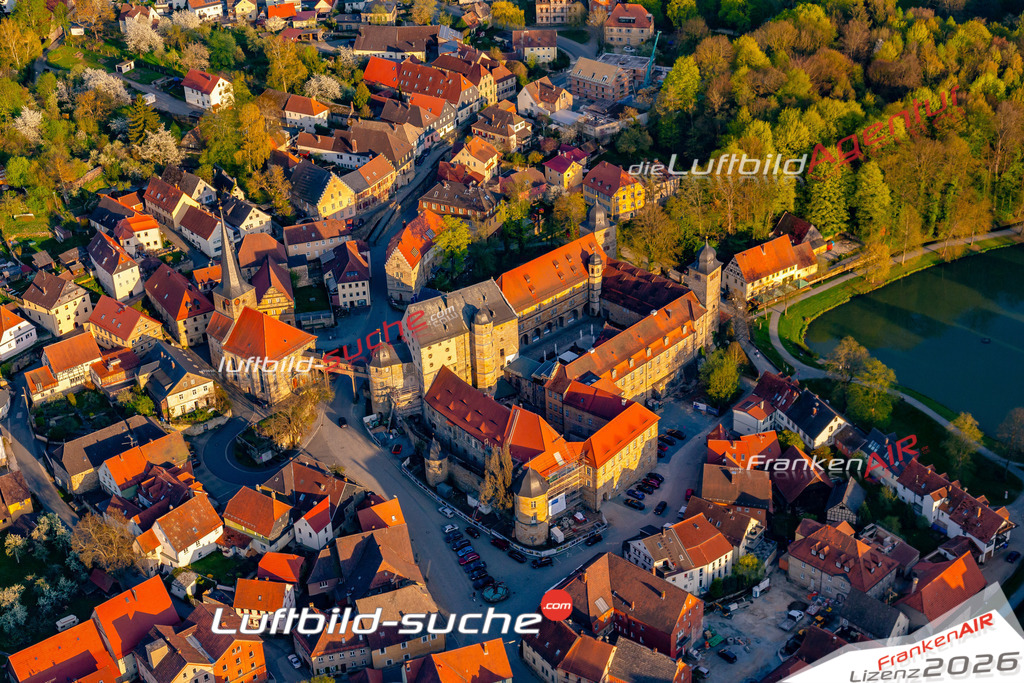 aktuelles Luftbild von Schloss Thurnau - Luftaufnahme wurde 2018 von https://frankenair.de mittels Flugzeug (keine Drohne) erstellt.