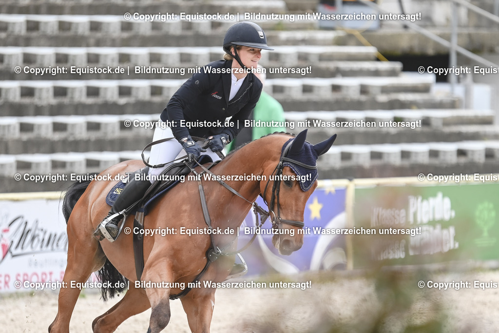 20230514_CCI4_Springen_0334 | equistock