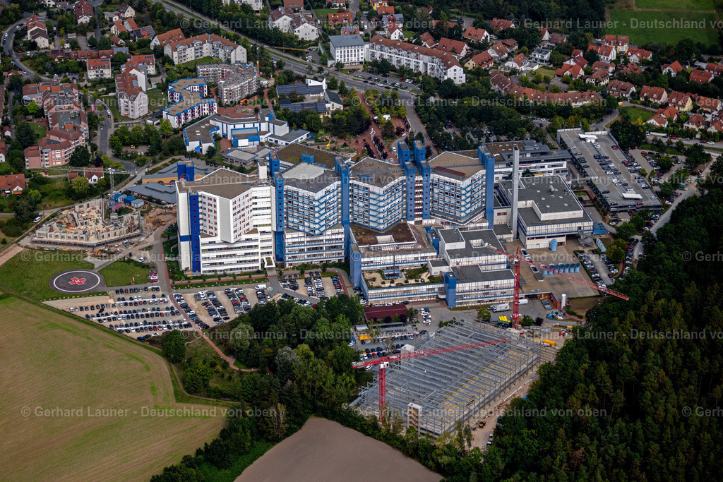 4060134 | BAMBERG 07.09.2021 Baustelle für einen Erweiterungs- Neubau eines Parkhauses auf dem Klinikgelände des Krankenhauses des "Klinikum Bamberg" an der Buger Straße in Bamberg im Bundesland Bayern, Deutschland. Weiterführende Informationen bei: Sozialstiftung Bamberg. // Construction site for a car park on the the hospital grounds of "Klinikum Bamberg" on Buger Strasse in Bamberg in the state Bavaria, Germany. Further information at: Sozialstiftung Bamberg. Foto: Gerhard Launer