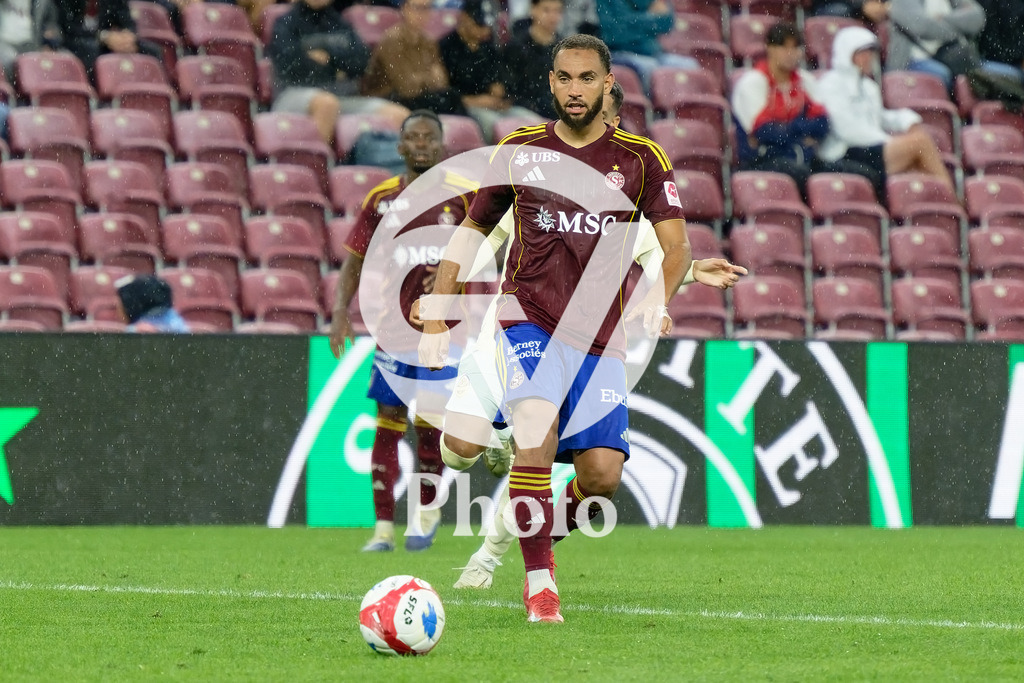 UEFA Conference League Play-offs 2nd leg - Servette FC v FC Shakhtar Donetsk | Anthony Baron (6 Servette FC) passes the ball  during the UEFA Conference League Play-offs 2nd leg match between Servette FC and FC Shakhtar Donetsk at Stade de Geneve in Geneva, Switzerland