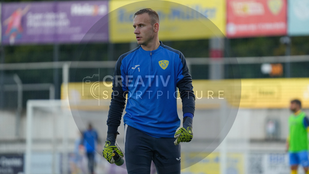 Fußball, Herren, Saison 2025/2026, Regionalliga Nordost, 8. Spieltag, FSV 63 Luckenwalde vs. FC Hertha 03 Zehlendorf, Dienstag 16.09.2025, Werner-Seelenbinder-Stadion Luckenwalde, | Fußball, Herren, Saison 2025/2026, Regionalliga Nordost, 8. Spieltag, FSV 63 Luckenwalde vs. FC Hertha 03 Zehlendorf, Dienstag 16.09.2025, Werner-Seelenbinder-Stadion Luckenwalde, Im Bild: Florian Palmowski (Luckenwalde) - Realisiert mit Pictrs.com