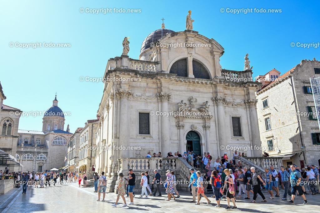 Kroatien_ Dubrovnik_ 11.10.2023-188 | 11.10.2023, Kroatien, HRV, Dubrovnik im Bild Gastronomie, Tourismus, Touristen, Sehenswuerdigkeiten, Stadtansichten



eine Stadt im suedlichen Kroatien an der Adriakueste in der Gespannschaft Dubrovnik-Nereveta. Die Altstadt wurde im Jahr 1979 von der UNESCO in die Liste des Weltkulturerbes aufgenommen.