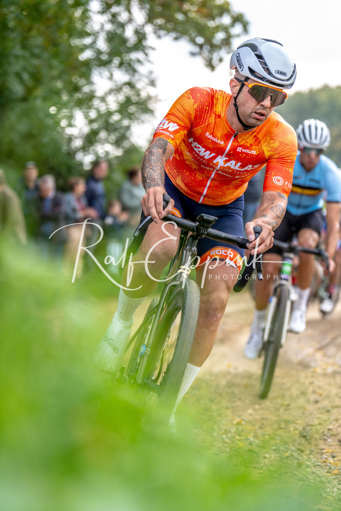 Ralf Eppink Photography 20251012_DSC03539 | Sportfotografie, Eventfotografie, Porträtfotografie, Radsport Fotograf, Triathlon Fotograf, Düsseldorf Fotograf, Köln Fotograf, Actionfotografie, Teamfotografie, Peoplefotografie, Business Portraits, Veranstaltungsfotografie, Reportagefotografie - Realisiert mit Pictrs.com