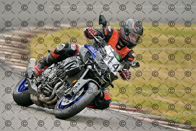 25bt05-0818 | markuskiefer.com - Realisiert mit Pictrs.com