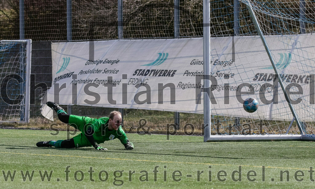 2024-02-24_027_FC_Langengeisling_II_gegen_SG_Reichenkirchen | Erding, Deutschland, 24.02.2024:
Fußball, Kreisklasse 2023 / 2024, Testspiel, FC Langengeisling II gegen SG Reichenkirchen, Endergebnis: 7:1

Torwart Justin Tauber (SG Reichenkirchen, #27)

Foto: Christian Riedel / fotografie-riedel.net
