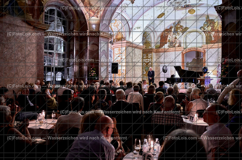 ALS7909_XXXX-Chopin-Festival_Nocturno_Olejniczak Janusz | (C)FotoLois.com, Alois Spandl. XXXX. Chopin-Festival in der Kartause Gaming, 'NOCTURNO' - nächtliches Konzert bei Kerzenlicht in der Barockbibliothek, Sa 17. August 2024.