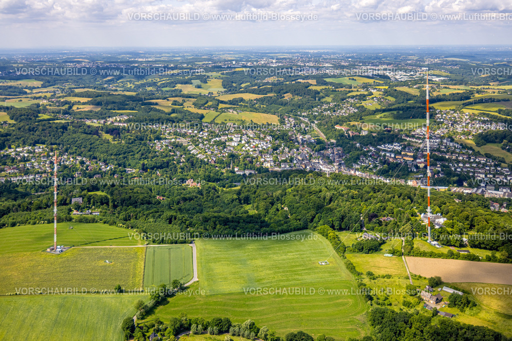 Velbert250600631Langenberg | Luftbild, Funkmasten Westdeutscher Rundfunk Sender Langenberg im Naturschutzgebiet Wiesen und Felder, Oberbonsfeld, Velbert, Ruhrgebiet, Nordrhein-Westfalen, Deutschland