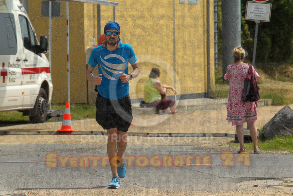 250614_1152_EV4_9297 | Sportfotografie im Rhein-Sieg Kreis, Köln, Bonn, NRW, Rheinland Pfalz, Hessen, etc. Unser Tätigkeitsfeld umfasst den Laufsport vom Volkslauf über den Marathon, Duathlon, Triathon bis zum Ultralauf wie Kölnpfad Ultra oder Schindertrail.