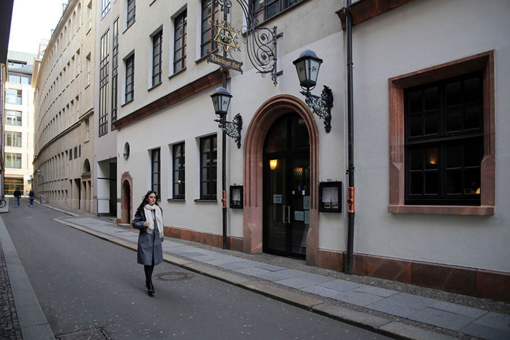 Foto: Leipzig - Thüringer Hof | Das Team hinter BILDLEXIKON LEIPZIG bündelt historische wie aktuelle Informationen über die Stadt Leipzig in Text und Bild auf einer Plattform und stellt diese der interessierten Öffentlichkeit zur Verfügung.