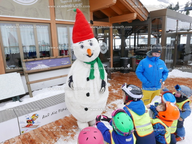 Pauli mit Kinder (3) | Photos von der Skischule Warth - Realisiert mit Pictrs.com