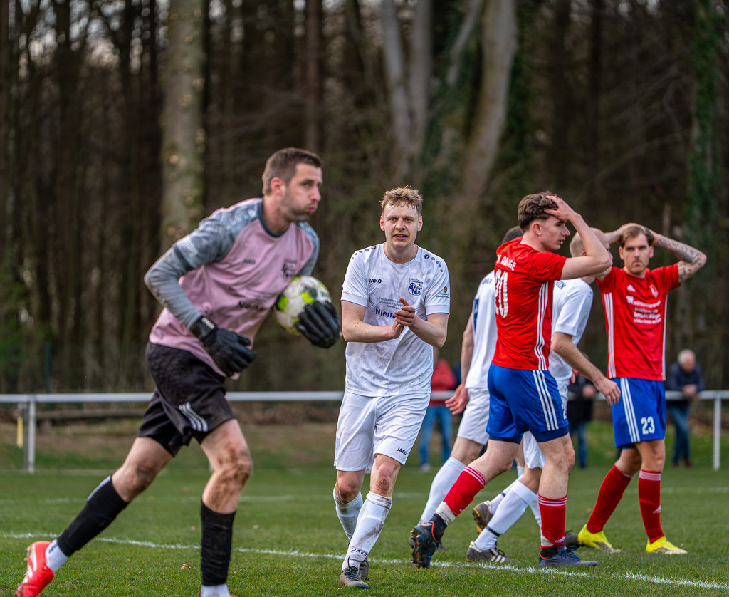 Fußball I Herren I Saison 2025-2026 I Halbfinale Kreispokal VEC I  BW Langförden - TV Dinklage II I 19725 | jns.sportfotos - Realisiert mit Pictrs.com