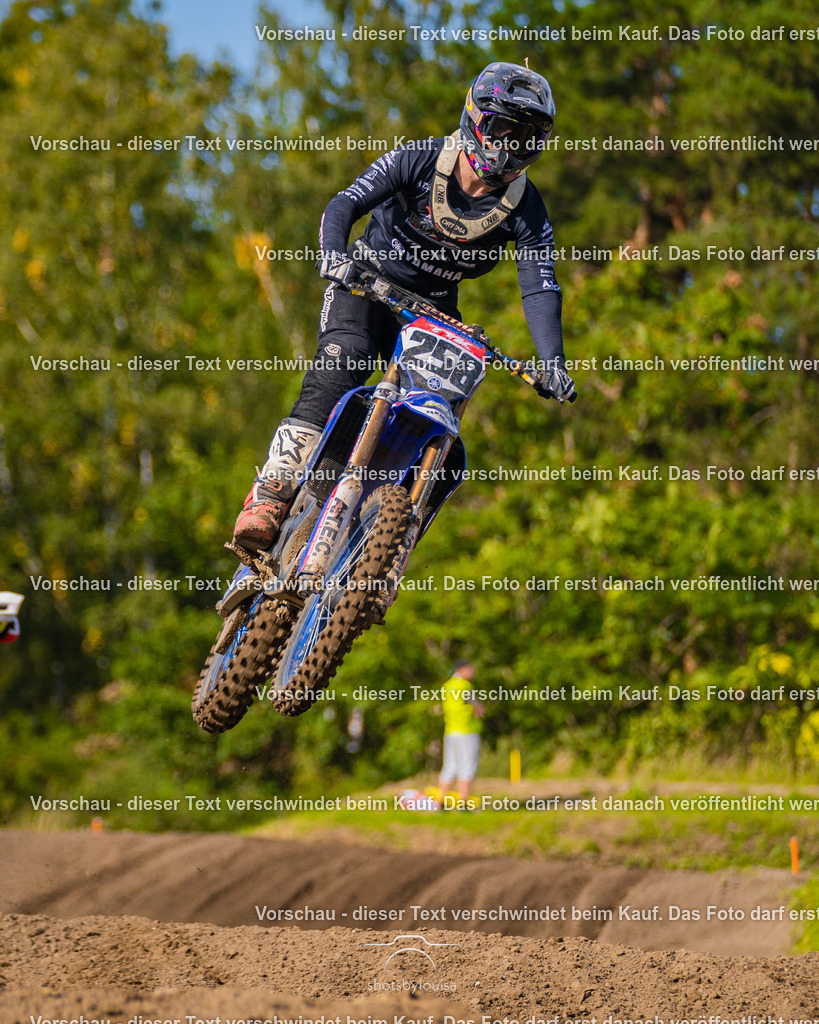 09_21_LM_Schenkenhorst-8269 | Sportfotografin aus Berlin-Brandenburg mit Fokus auf Motocross. Ich halte deine sportliche Leistung und echte Emotionen auf und neben der Strecke professionell fest. Entdecke die Fotos von deinem Rennen und bestelle sie direkt hier im Shop.